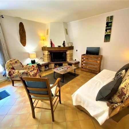 Gite De Groupe 15 A 19P, Parc, Salle De Reception - Chambres D'Hotes En Semaine Villeneuve-de-Berg Eksteriør bilde